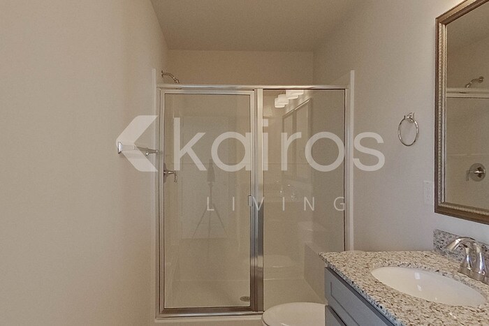 Building Photo - 2083 Banyan Cir