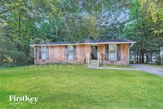 Building Photo - 252 N Lake Dr