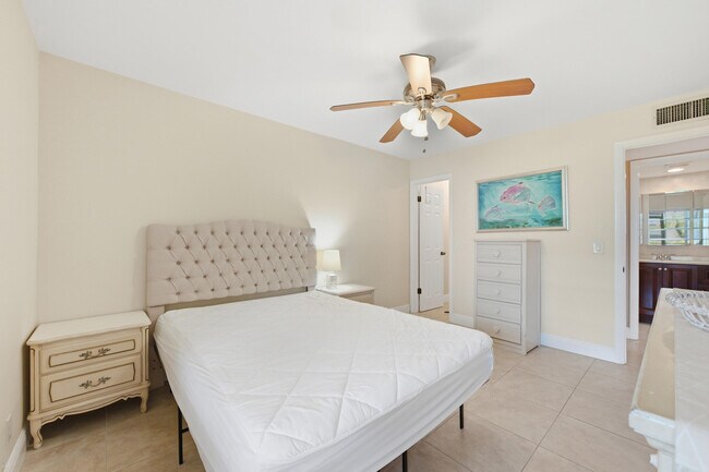 Building Photo - 729 Normandy Trail