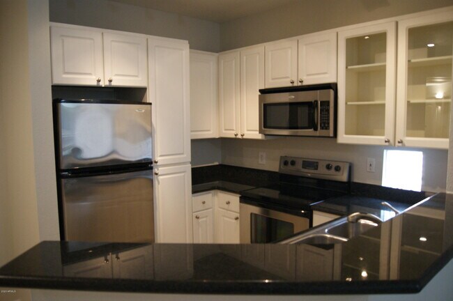Building Photo - 3633 N 3rd Ave
