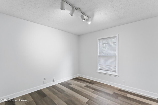 Building Photo - 10331 Shelbyville Rd