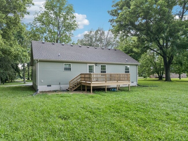 Building Photo - 372 Summitville Rd