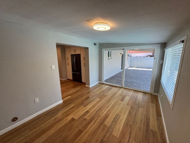 Building Photo - 1040 S Grand