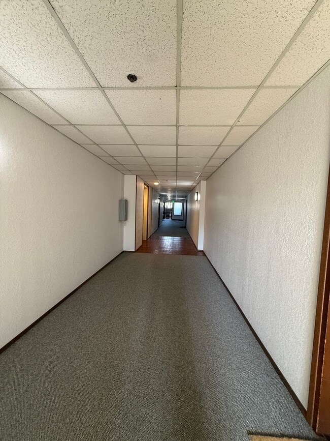 Building Photo - Beautifully maintained condo in the heart of Lynnwood!