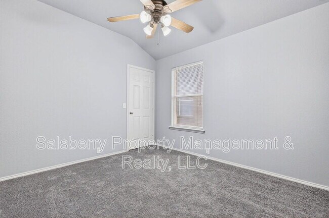 Building Photo - 2545 Prospect Hill Dr