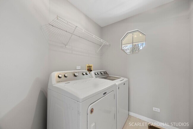 Building Photo - 413 Blue Ridge Dr