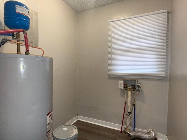 Building Photo - 51 Shields Ln