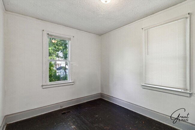 Building Photo - 12107 Stoepel St