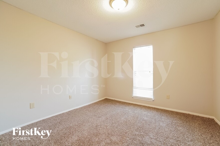 Building Photo - 7212 Layne Dr