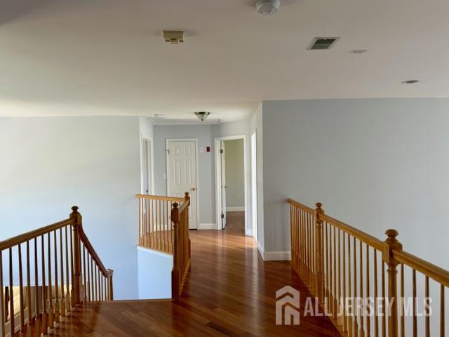 Building Photo - 22 Arbutus Way