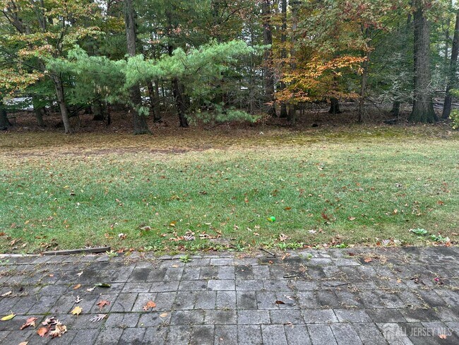 Building Photo - 10 Albury Way