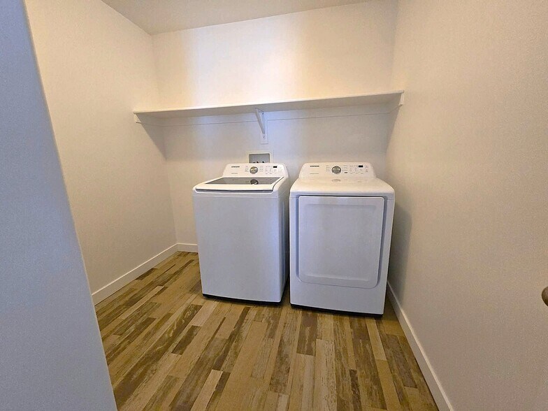 Building Photo - 34 E Legacy Pky