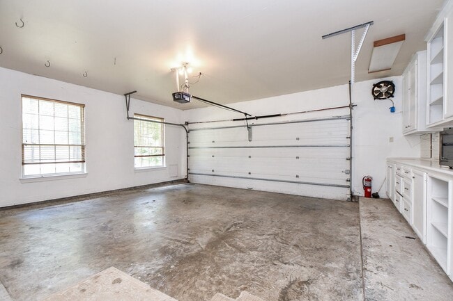 Building Photo - 1240 Bingle Rd