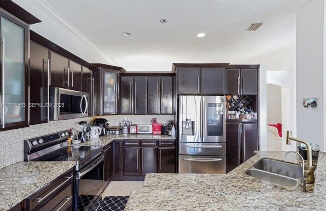 Building Photo - 1400 Meadows Blvd