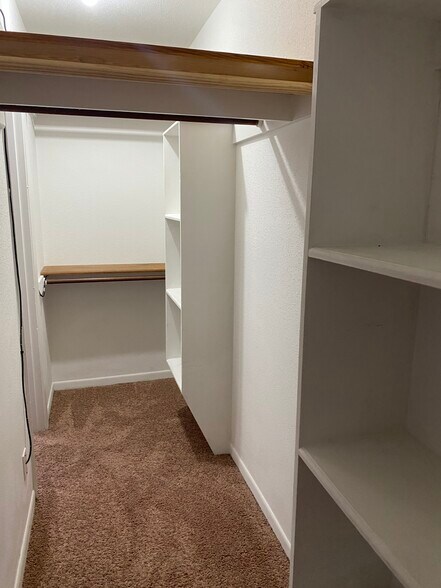 Walk in closet - 1500 Elm Ave