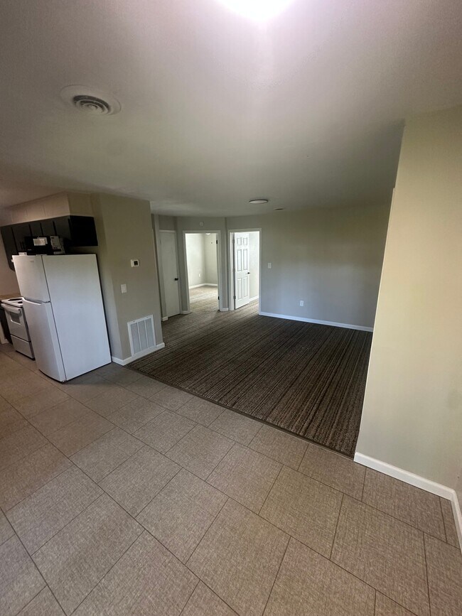 Building Photo - 2213 Crutchfield Ln