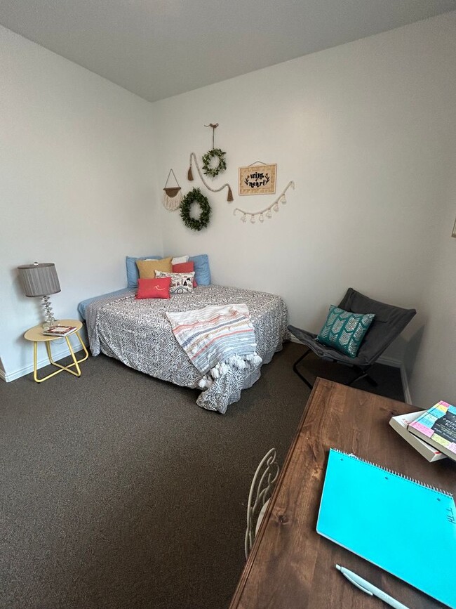 Interior Photo - Cedar Pointe Student Housing