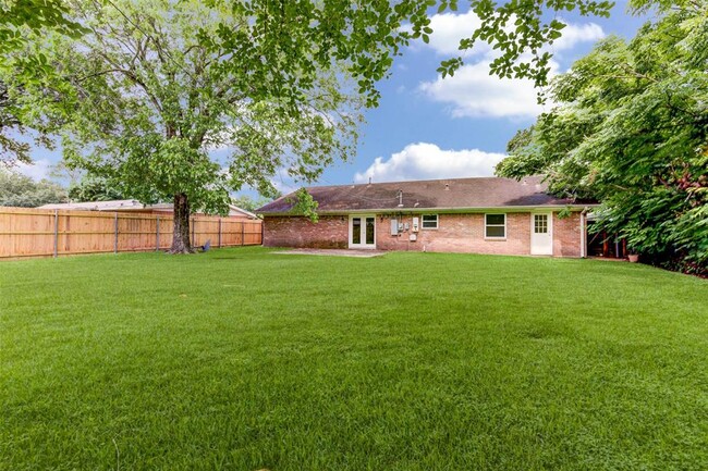 Building Photo - 8807 McAvoy Dr