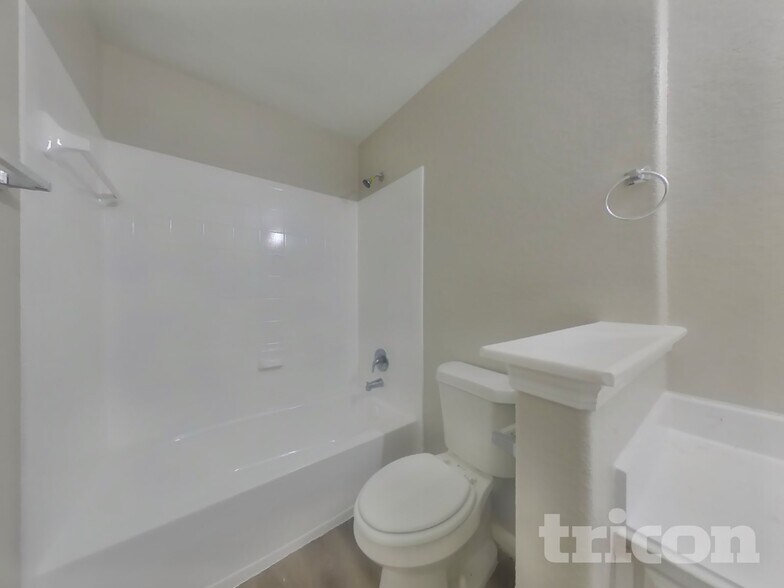 Building Photo - 23303 Crosscut Pass Dr