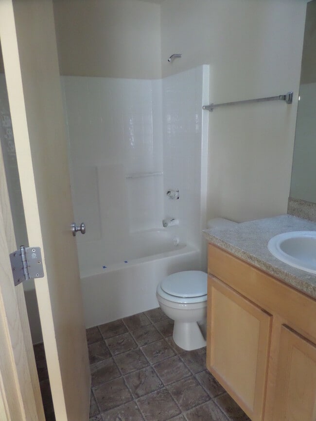 Building Photo - 3 Bedroom 2.5 Bath Home in Great Blueberry...