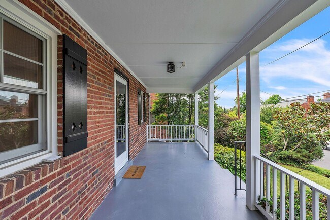 Building Photo - 4306 Alton Pl NW