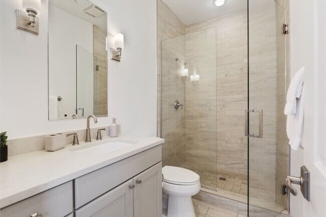 Building Photo - 127 Carondelet St