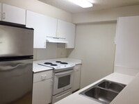 Building Photo - 1450 Young St