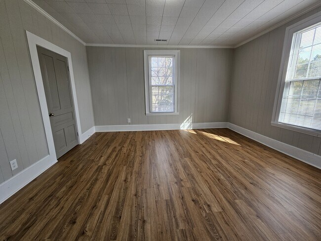 Building Photo - 359 Flat Rock Rd