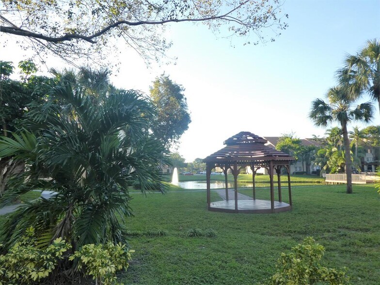 Building Photo - 9022 W Atlantic Blvd