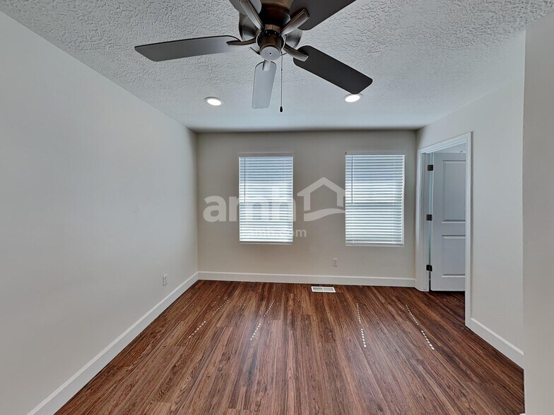 Building Photo - 6046 S Jordan Pkwy W