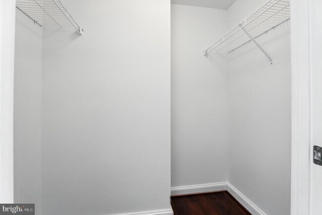 Building Photo - 2451 Midtown Ave