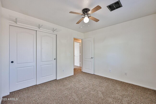 Building Photo - 25771 W Satellite Ln