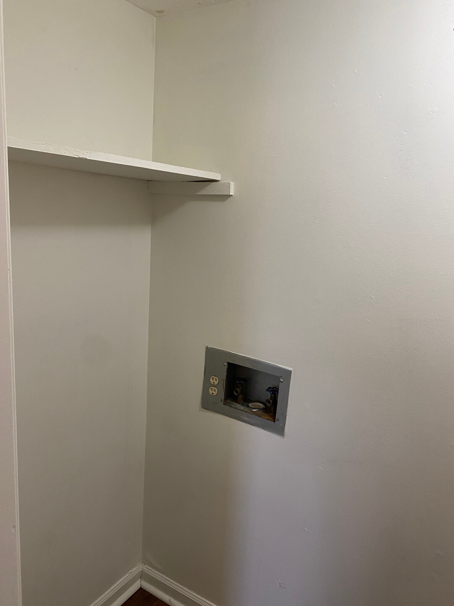 Building Photo - 516 Deer Lick Pl