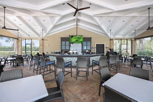 Building Photo - 7638 Jacaranda Ln