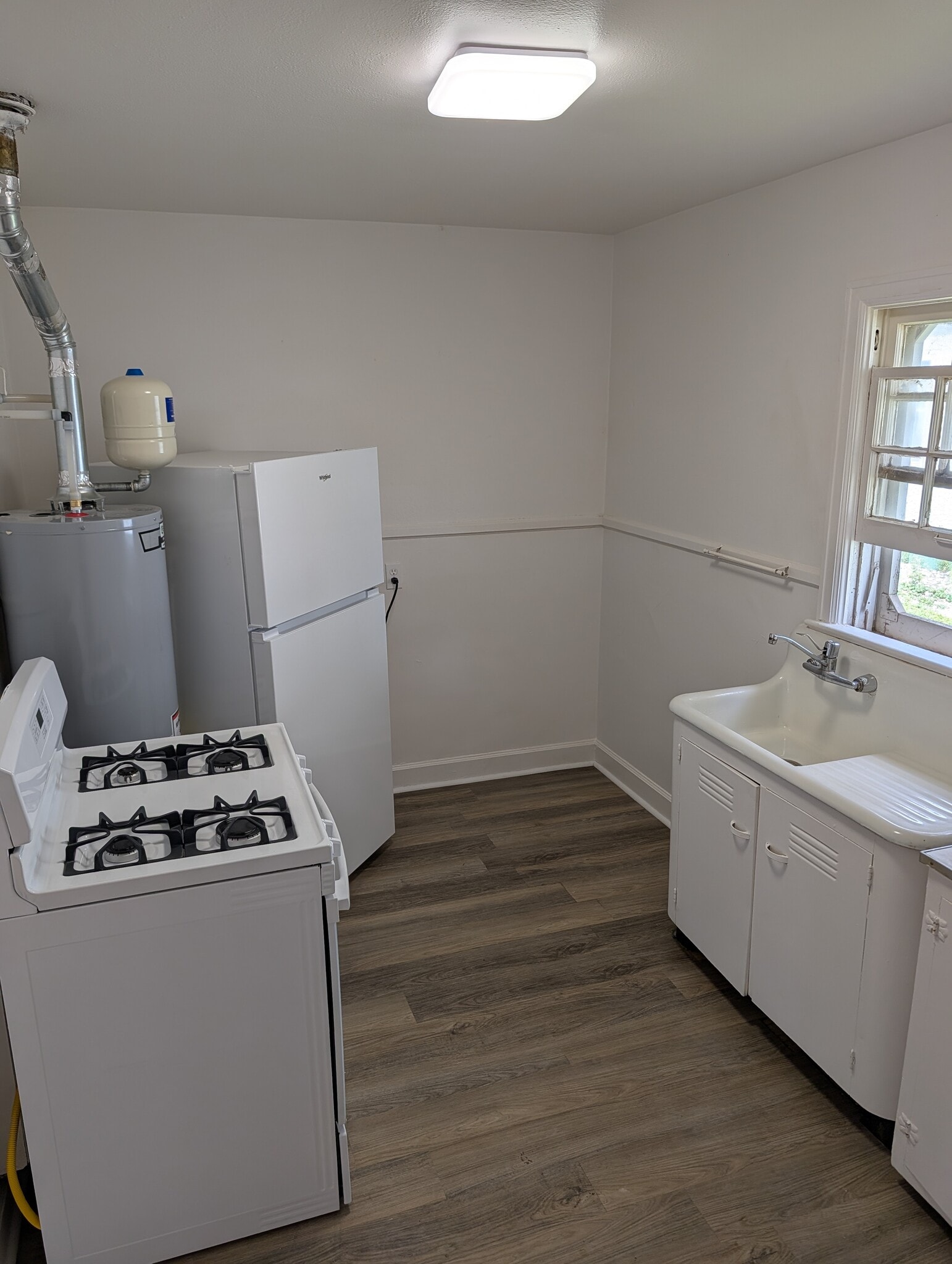 New appliances - 1009 S 2nd St