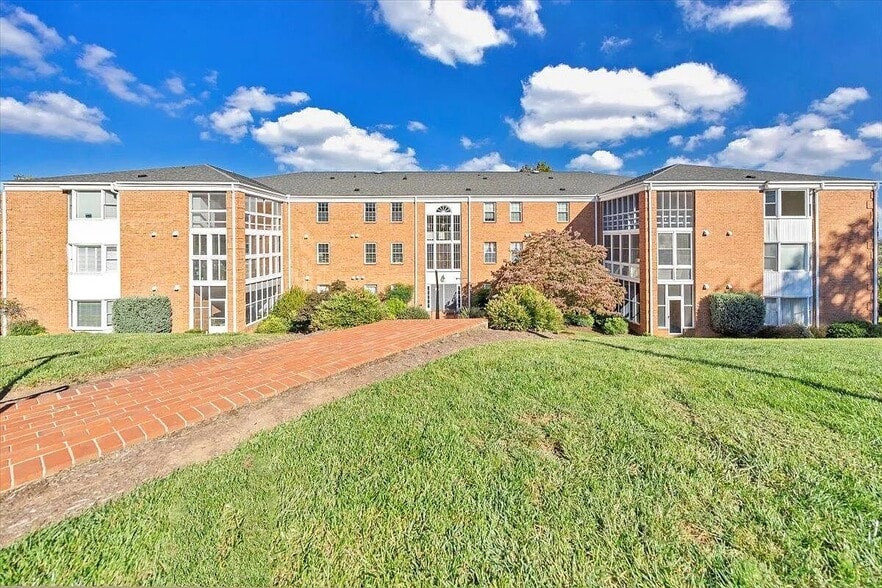 Building - 2102 Stephenson Ave SW