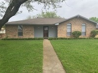 Building Photo - Located in the heart of Lancaster! 3/2/2 Bellaire Terrace