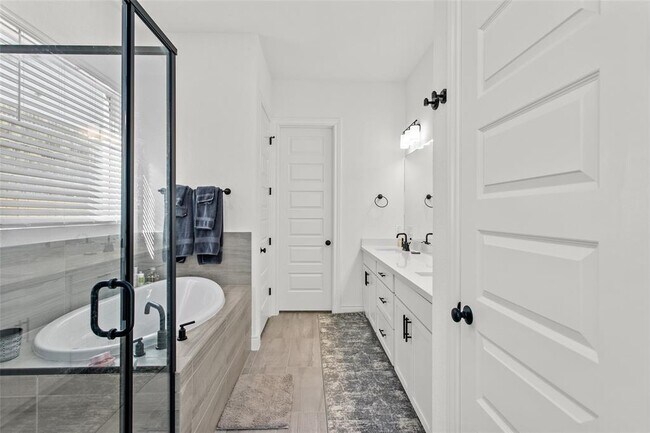 Building Photo - 481 Darley Oak Dr