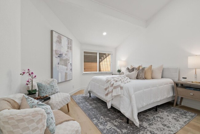 Building Photo - $3,790 - BEAUTIFULLY REMODELED THREE BEDRO...