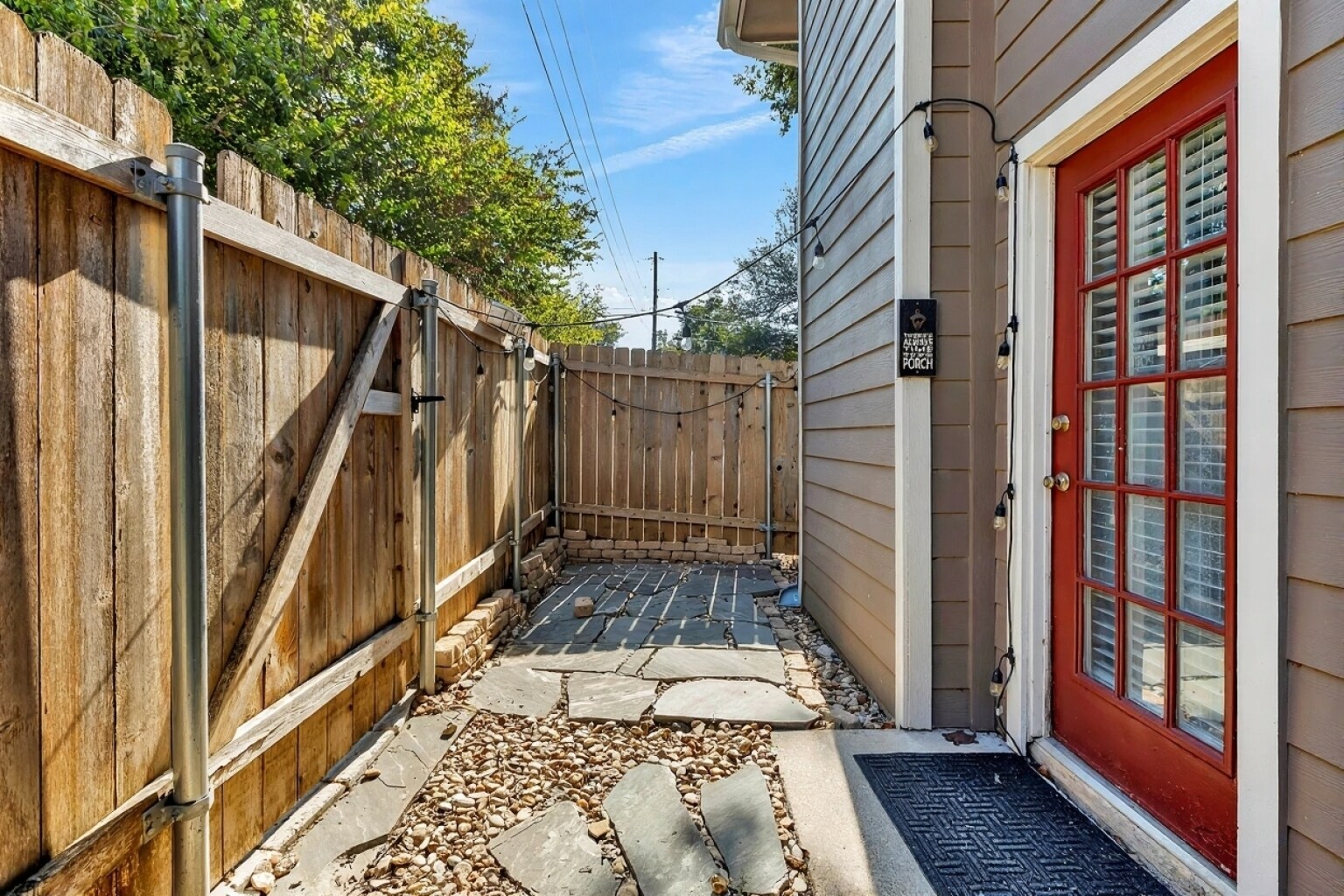 Building Photo - 2913 Pearl St