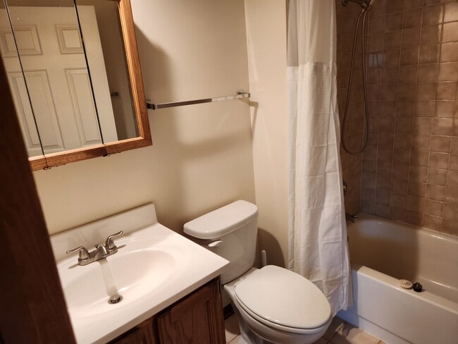 Building Photo - 134 W Wood St