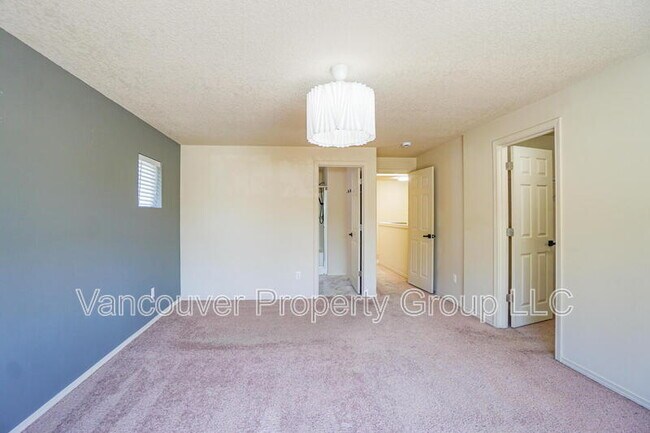Building Photo - 2645 NE 87th Ave