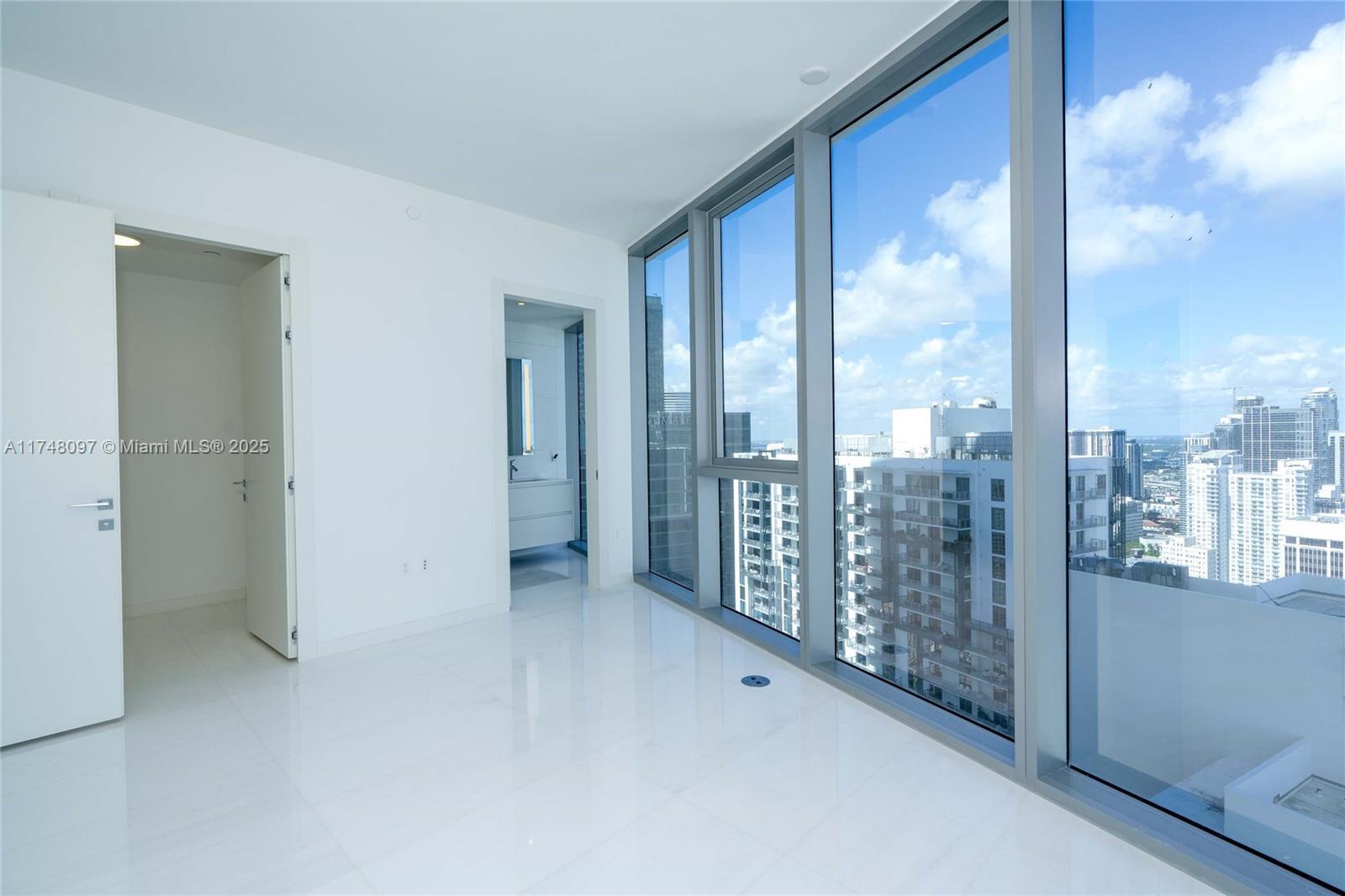 Building Photo - 300 Biscayne Blvd Way