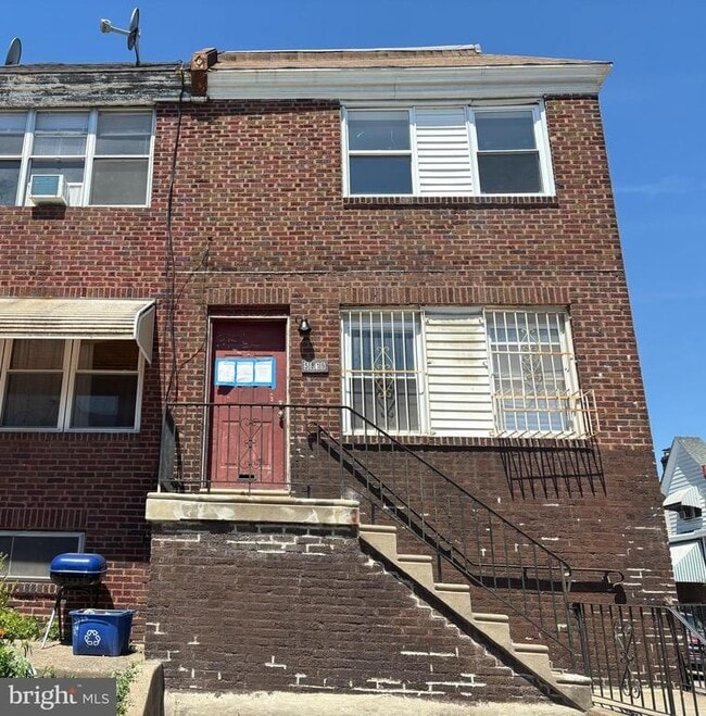 Building Photo - 5819 Theodore St