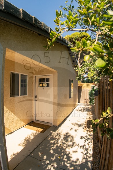 Primary Photo - 1117 Clubhouse Dr