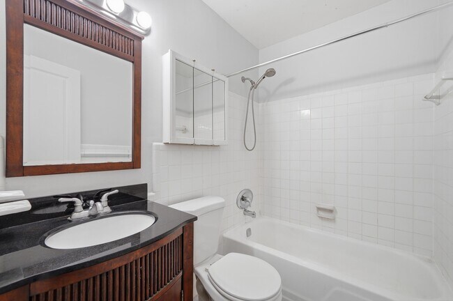 Building Photo - 1400 NE 57th St