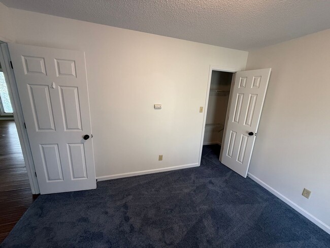 Building Photo - Carolina Lakes