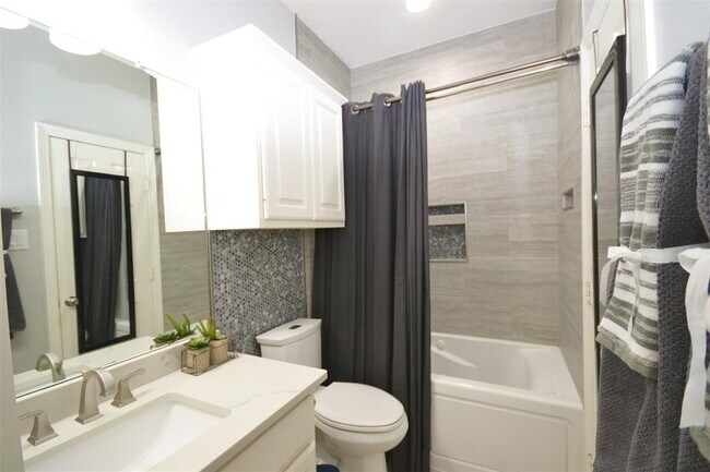 Building Photo - 7902 Silent Forest Dr