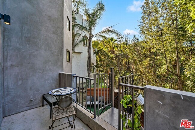 Building Photo - 3026 Passmore Dr