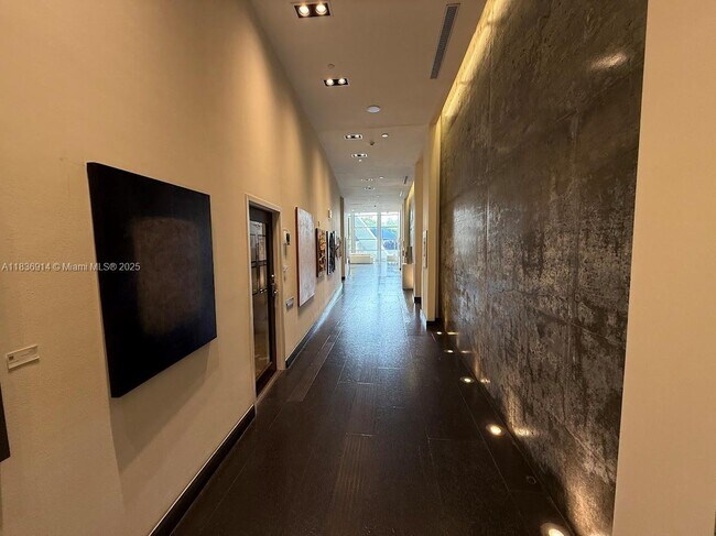 Building Photo - 888 Biscayne Blvd